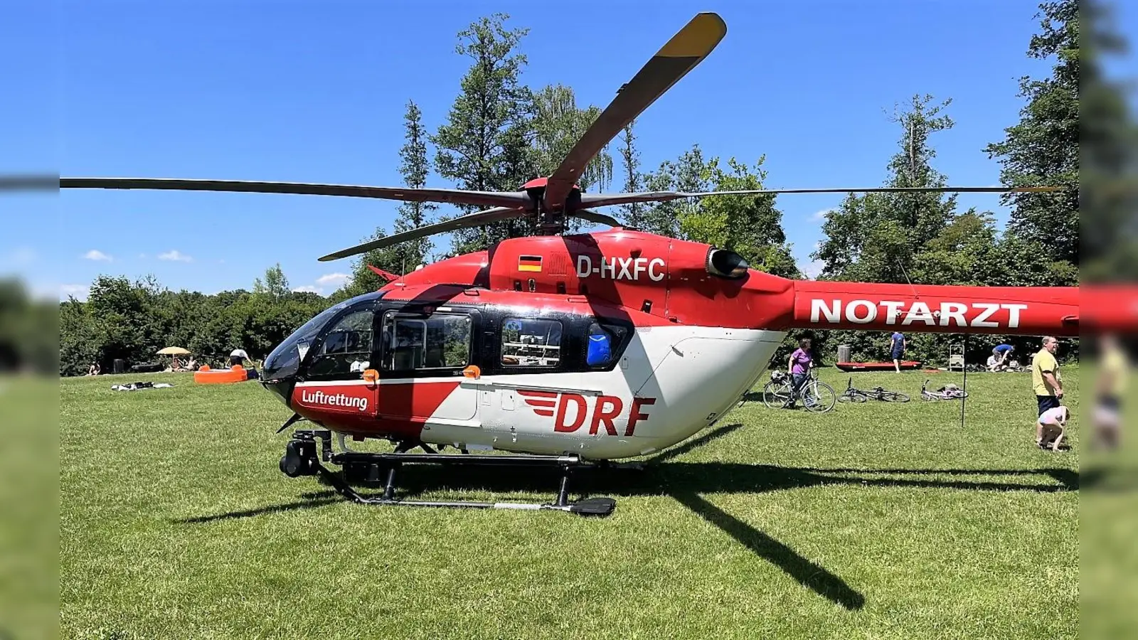 Gleich zwei Einsätze musste der Rettungshubschrauber am Karlsfelder See fliegen. (Foto: www.wasserwacht-dachau.de )