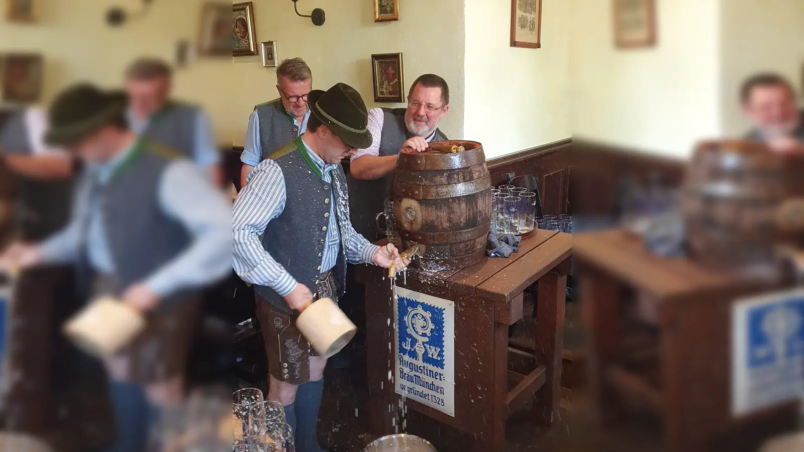 OB Florian Hartmann sorgte für eine Bierdusche. (Foto: Januschkowetz)