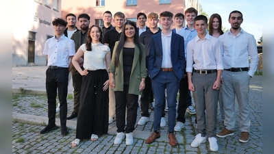 17 junge Leute beginnen im September 2024 ihre Ausbildung in der Sparkasse Dachau. (Foto: Sparkasse)