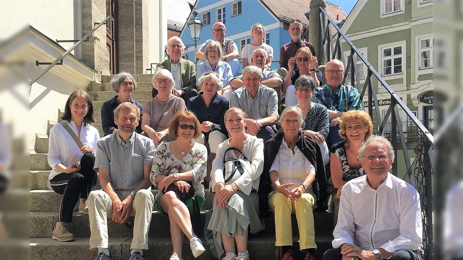 Mitglieder der JES Kulturstiftung Holzhausen unterwegs in der Altstadt. (Foto: Dachau)