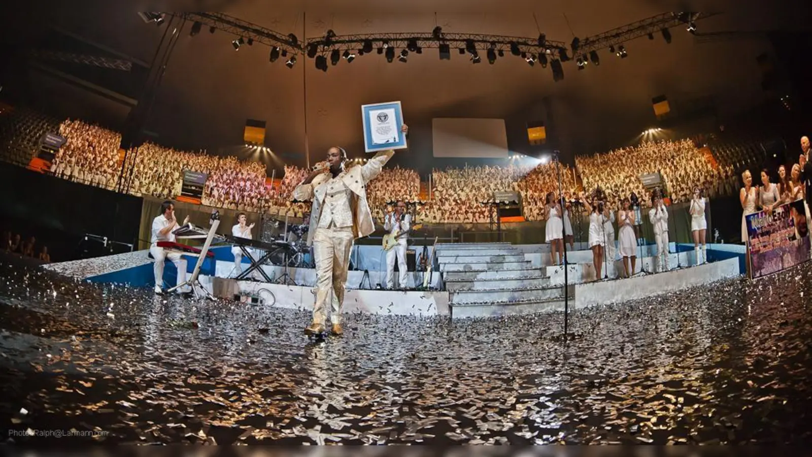 Mano Michael füllte mit seinen Chorprojekten bereits mehrmals die ausverkaufte Olympiahalle.  (Foto: mano Michael)