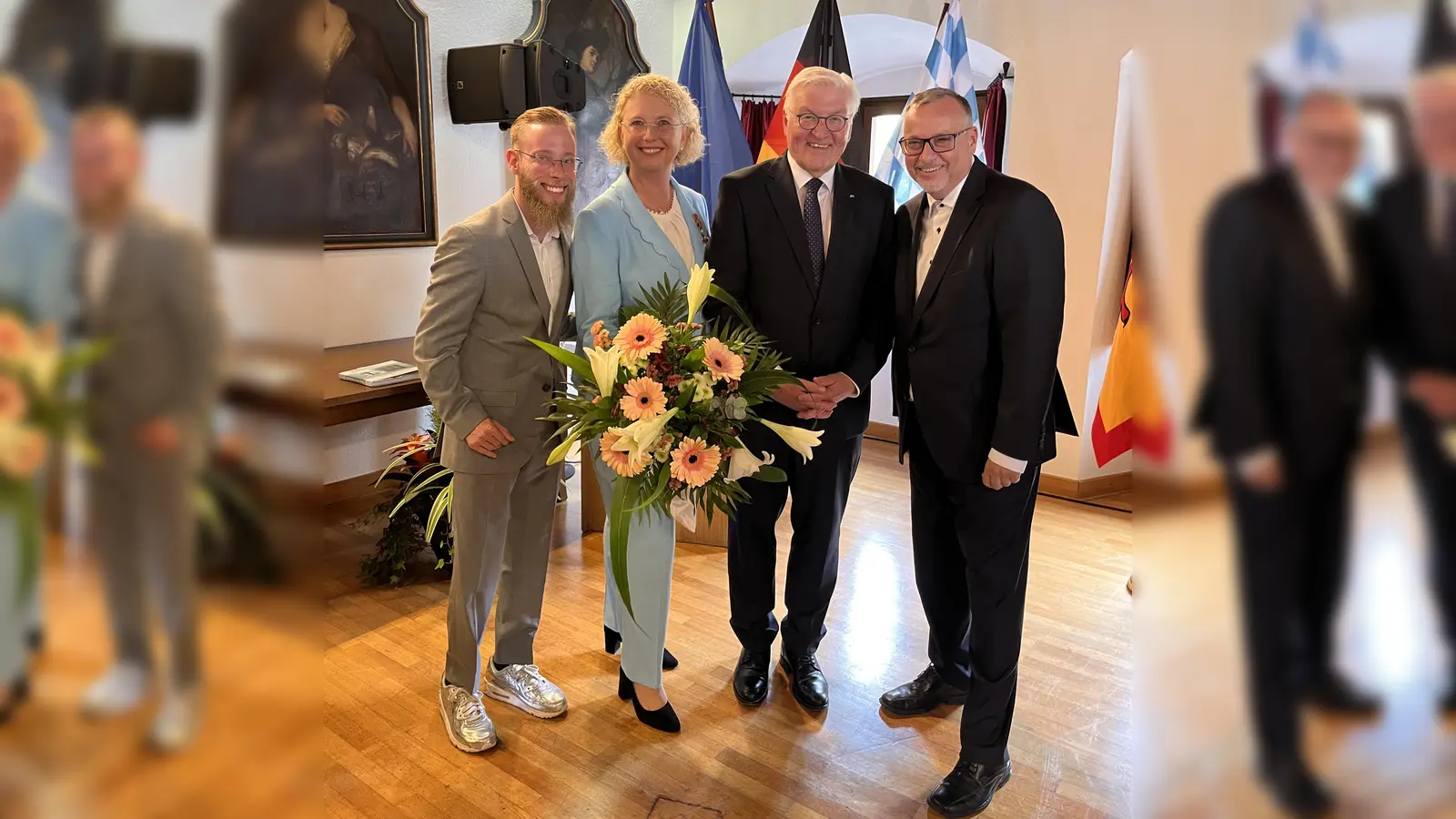 Lukas, Silke und Oliver Mader gemeinsam mit Bundespräsident Frank-Walter Steinmeier. (Foto: EFCNI)