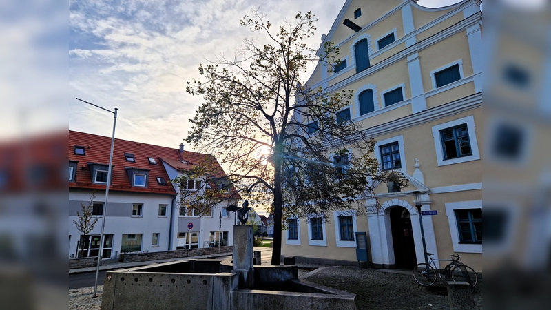 Das herbstliche Petershausen lädt ein zum Marktsonntag. (Foto: dek)