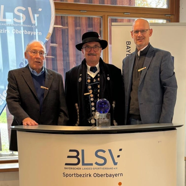 Tradition mit Innovation verbinden: Bernd Battermann, Günter Dietz und Dirk Borsbach (von links). (Foto: BLSV)