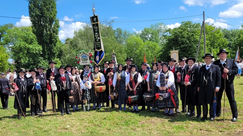 Die Mitglieder der D&#39;Ampertaler Dachau bei der Festwoche zum 1250. Gründungsfest von Allach. (Foto: D'Ampertaler Dachau e. V.)