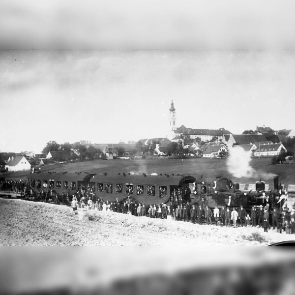 Die Eröffnung der Lokalbahn in Altomünster anno 1913. (Foto: Fotoarchiv Baumann)